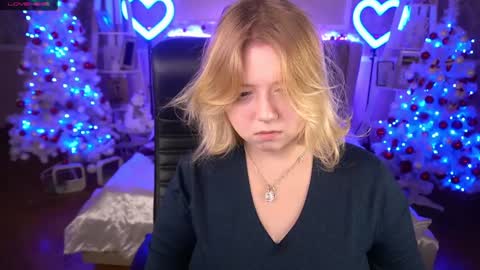 Snapshot of tinkerrbelll chatting on 30, 12, 2024 TinkerrBelll online show from 30, 12, 2024