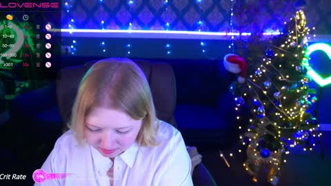 Snapshot of tinkerrbelll chatting on 1, 1, 2025 TinkerrBelll online show from 1, 1, 2025