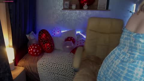 Snapshot of tinkerrbelll chatting on 7, 2, 2025 TinkerrBelll online show from 7, 2, 2025