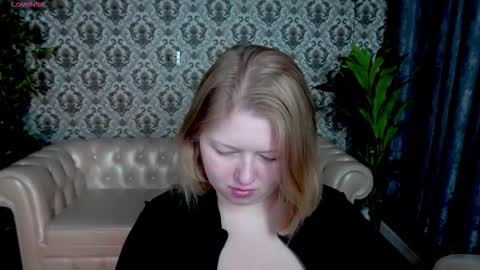 Snapshot of tinkerrbelll chatting on 24, 9, 2025 TinkerrBelll online show from 24, 9, 2025