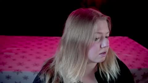 TinkerrBelll online show from 13, 12, 2025