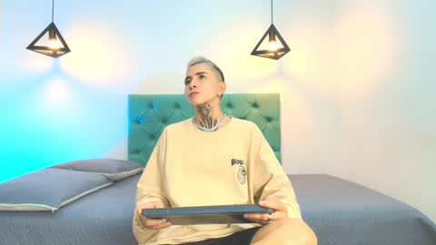 TINNY AND CANDY online show from 10, 3, 2025