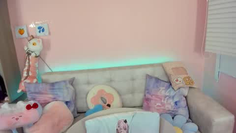 tiny_cora online show from 27, 11, 2025