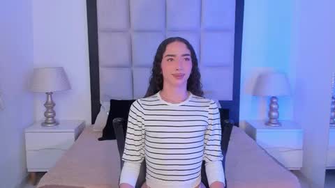 Snapshot of tiny_thomm chatting on 6, 2, 2026 Thomm Independent Model online show from 6, 2, 2026