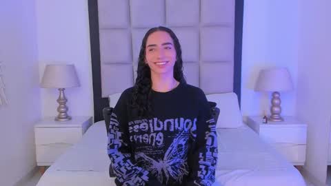 Snapshot of tiny_thomm chatting on 19, 2, 2026 Thomm Independent Model online show from 19, 2, 2026