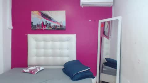 Snapshot of tiny_whore18 chatting on 9, 1, 2026 tiny_whore18 online show from 9, 1, 2026