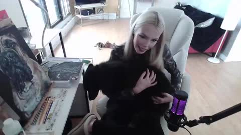 stage Kylie Sinner  brand CLITBAIT online show from 9, 2, 2025