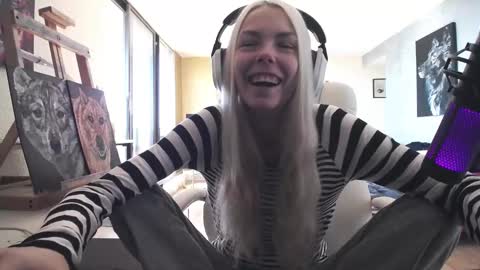 stage Kylie Sinner  brand CLITBAIT online show from 3, 10, 2025