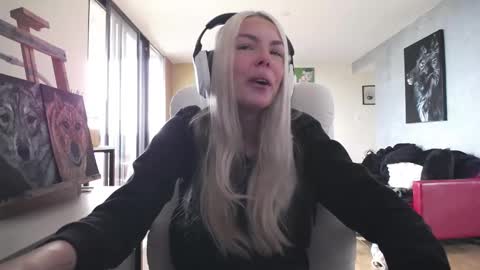 stage Kylie Sinner  brand CLITBAIT online show from 12, 10, 2025