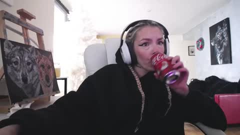 stage Kylie Sinner  brand CLITBAIT online show from 10, 11, 2025