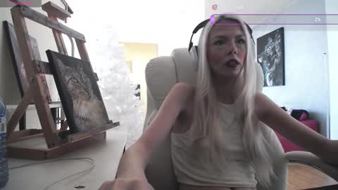 stage Kylie Sinner  brand CLITBAIT online show from 15, 2, 2026