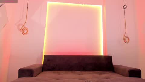 Snapshot of tinymoon_ chatting on 23, 12, 2024 Luna online show from 23, 12, 2024