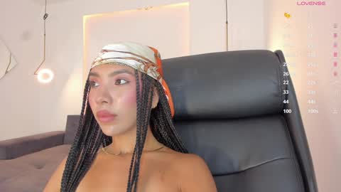 Snapshot of tinymoon_ chatting on 21, 1, 2025 Luna online show from 21, 1, 2025