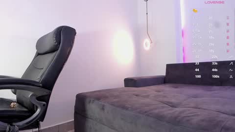 Snapshot of tinymoon_ chatting on 23, 1, 2025 Luna online show from 23, 1, 2025