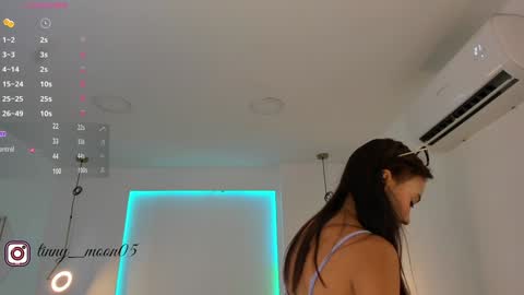 Snapshot of tinymoon_ chatting on 30, 1, 2025 Luna online show from 30, 1, 2025