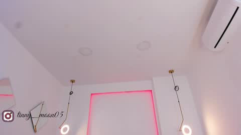 Snapshot of tinymoon_ chatting on 3, 2, 2025 Luna online show from 3, 2, 2025