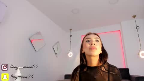 Snapshot of tinymoon_ chatting on 15, 2, 2025 Luna online show from 15, 2, 2025