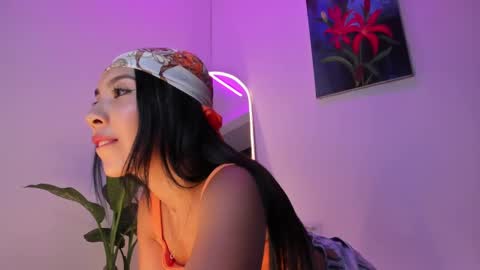 Snapshot of tinymoon_ chatting on 4, 3, 2025 Luna online show from 4, 3, 2025