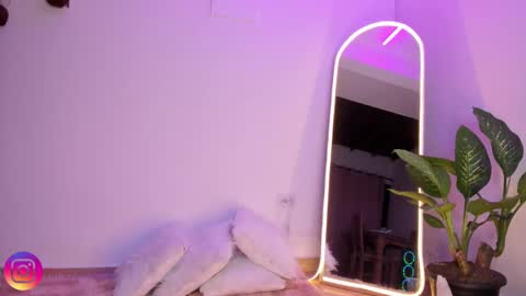 Snapshot of tinymoon_ chatting on 11, 3, 2025 Luna online show from 11, 3, 2025