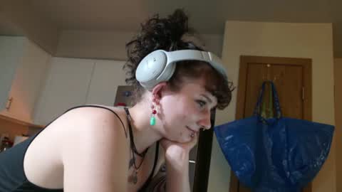 tinytitties online show from 19, 6, 2026