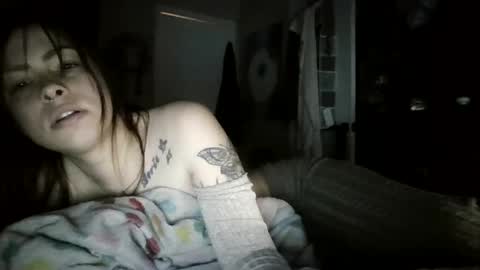 Snapshot of tinytittiexx chatting on 22, 4, 2026 tinytittiexx online show from 22, 4, 2026