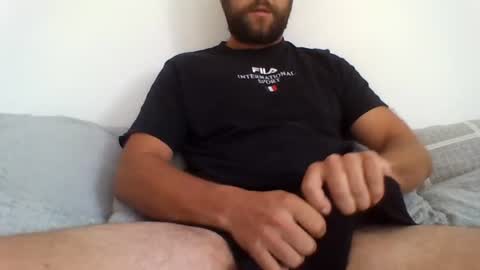 Snapshot of tjb31 chatting on 6, 8, 2026 tjb31 online show from 6, 8, 2026