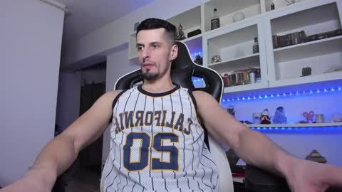 Snapshot of toddclaytonn chatting on 8, 2, 2025 Todd online show from 8, 2, 2025