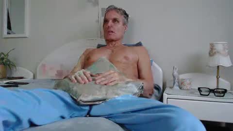 Daniel Bisexual uncut 20cm online show from 2, 12, 2024