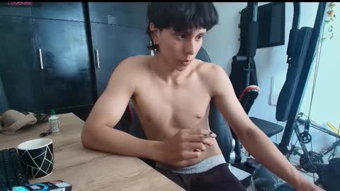 Snapshot of tokio2005 chatting on 16, 12, 2025 tokio2005 online show from 16, 12, 2025