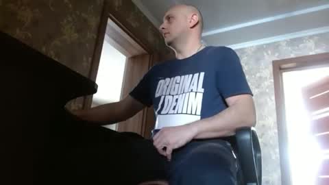 Snapshot of tolianuch chatting on 1, 2, 2026 Huligan online show from 1, 2, 2026