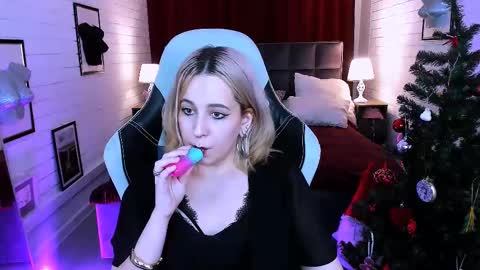 Tolli Moll online show from 4, 12, 2024