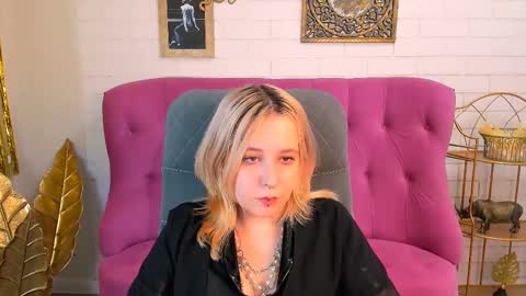 Tolli Moll online show from 5, 12, 2024