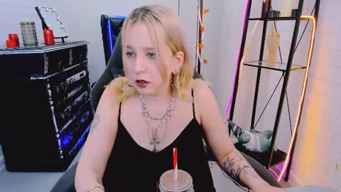 Tolli Moll online show from 6, 12, 2024