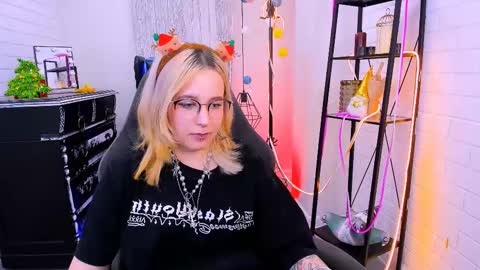 Tolli Moll online show from 12, 12, 2024