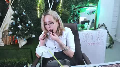 Tolli Moll online show from 19, 12, 2024