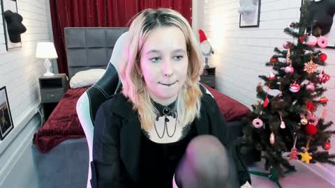 Tolli Moll online show from 1, 1, 2025