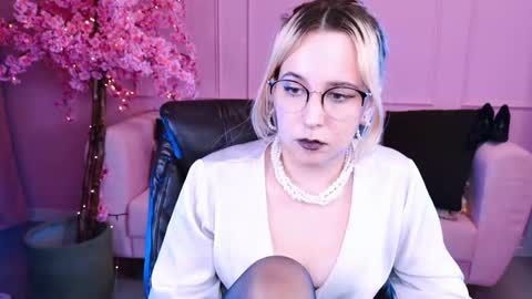 Tolli Moll online show from 15, 1, 2025