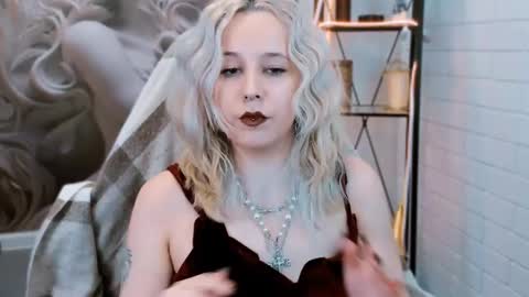 Tolli Moll online show from 11, 2, 2025