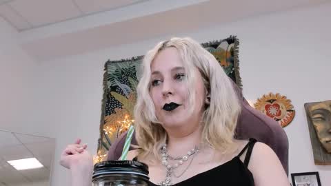 Tolli Moll online show from 13, 2, 2025