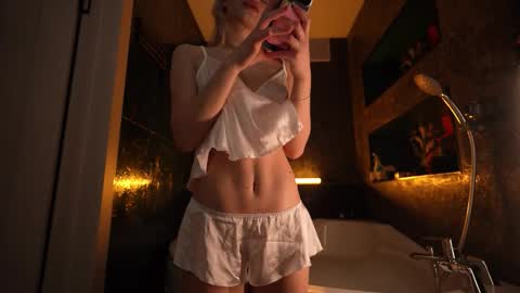 Snapshot of tollysage chatting on 6, 11, 2025 Sage. TG channel online show from 6, 11, 2025