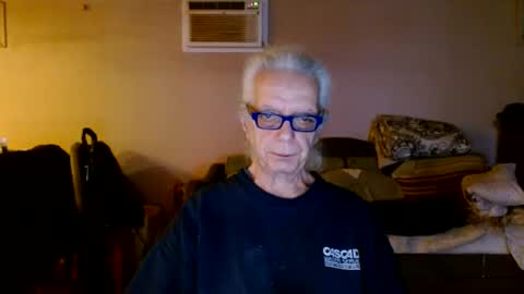 tom112292014 online show from 6, 1, 2025