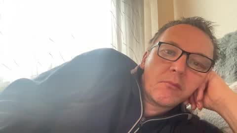 Snapshot of tom6644 chatting on 15, 11, 2025 Tom online show from 15, 11, 2025