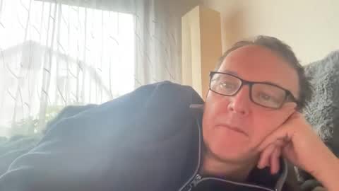 Snapshot of tom6644 chatting on 16, 11, 2025 Tom online show from 16, 11, 2025