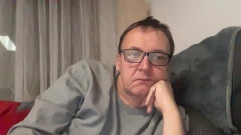 Snapshot of tom6644 chatting on 26, 11, 2025 Tom online show from 26, 11, 2025