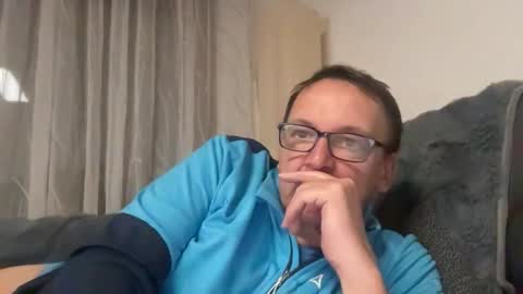 Snapshot of tom6644 chatting on 27, 11, 2025 Tom online show from 27, 11, 2025