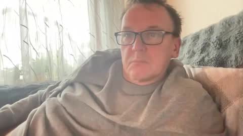 Snapshot of tom6644 chatting on 28, 11, 2025 Tom online show from 28, 11, 2025