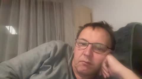 Snapshot of tom6644 chatting on 4, 12, 2025 Tom online show from 4, 12, 2025