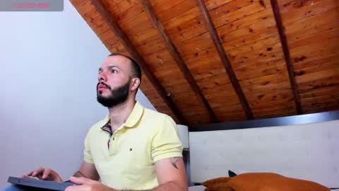 Snapshot of tom_bailey_ chatting on 28, 9, 2025 online show from 28, 9, 2025