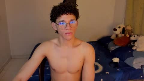 Snapshot of tom_blue10 chatting on 22, 10, 2025 Tom Blue online show from 22, 10, 2025