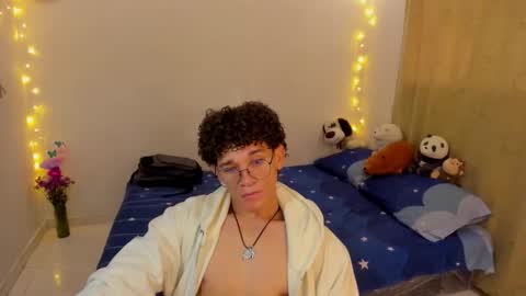 Snapshot of tom_blue10 chatting on 14, 11, 2025 Tom Blue online show from 14, 11, 2025